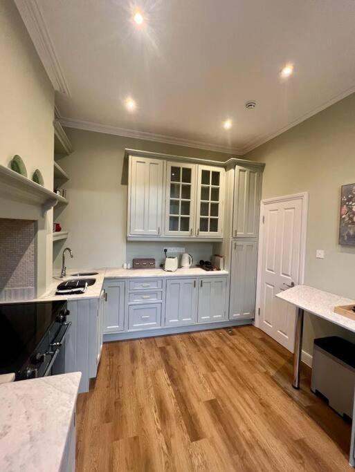Ferienwohnung Flat In The Heart Of Holland Park London Exterior foto